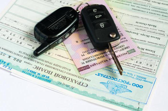 Hvilken nødvendig liste over dokumenter for registrering av en bil i trafikkpolitiet skal gis?